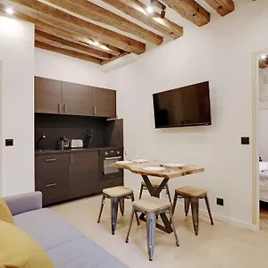 Apartment Authentic - 1br-4p - Le Marais, Paris